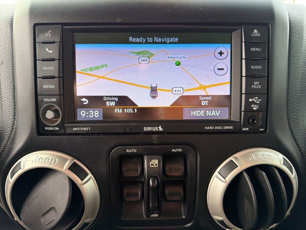 Used 2018 Jeep Wrangler Unlimited Rubicon w/ Connectivity Group image 30