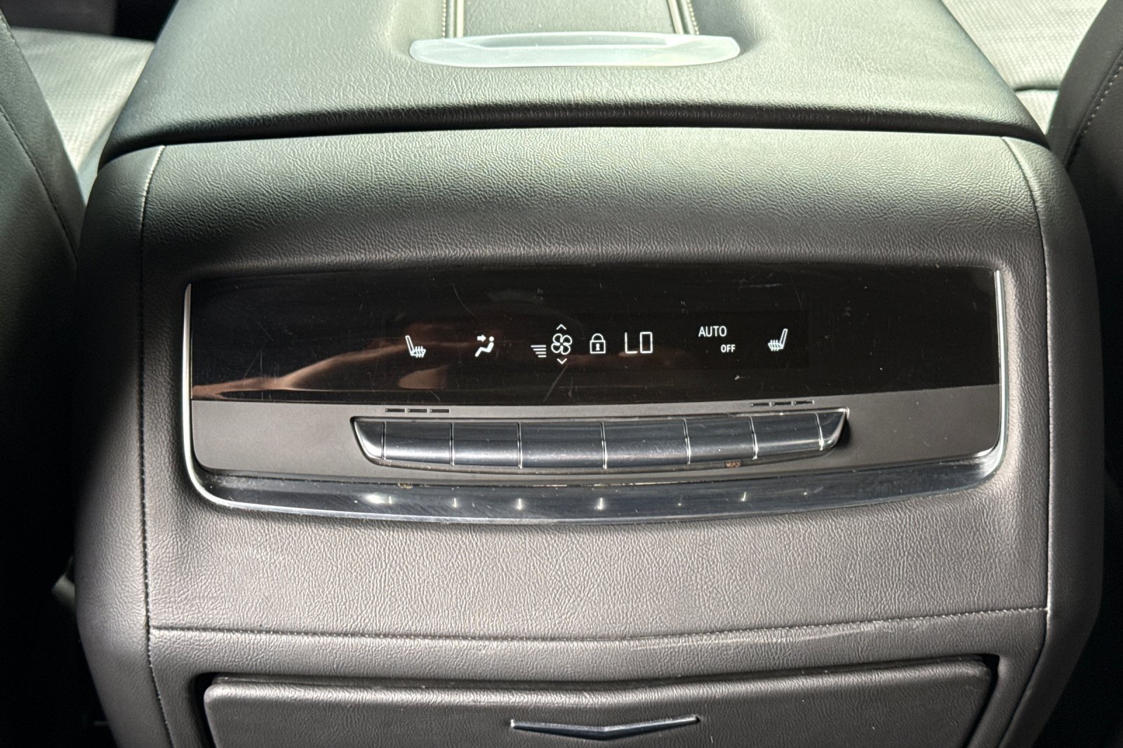 Used 2024 Cadillac Escalade Sport AWD/4WD image 16