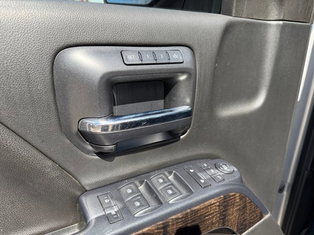 Used 2015 GMC Sierra 2500 Denali w/ Suspension Package, Off-Road AWD/4WD image 18