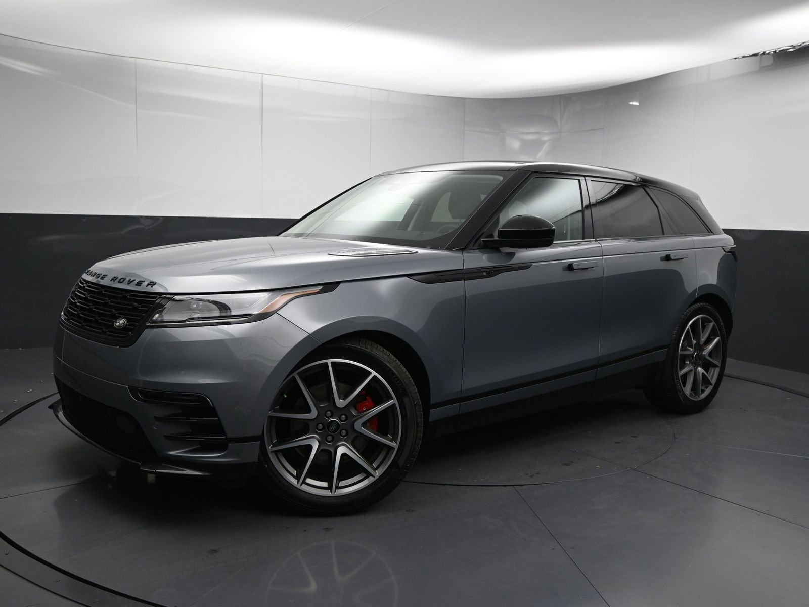 New 2025 Land Rover Range Rover Velar Dynamic SE image 4