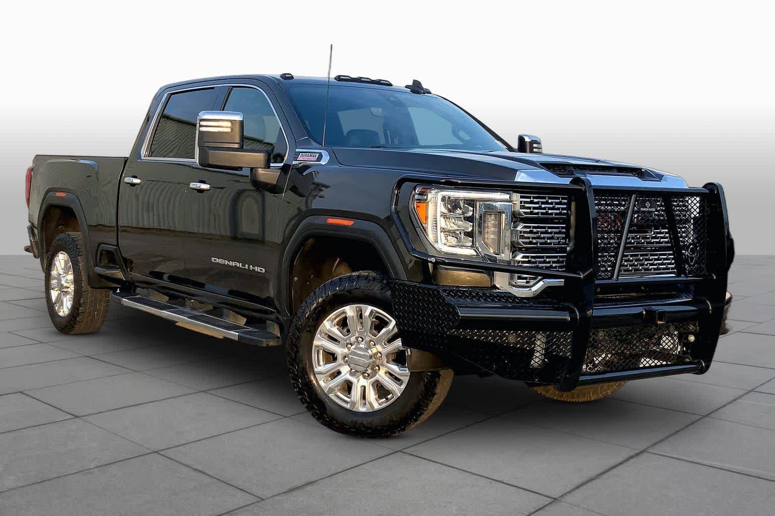 Used 2022 GMC Sierra 3500 Denali w/ Technology Package AWD/4WD image 3