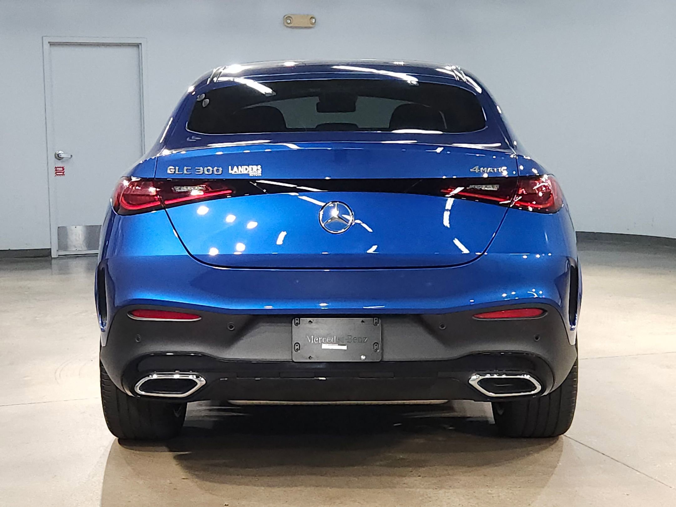 Used 2025 Mercedes-Benz GLC 300 4MATIC image 6
