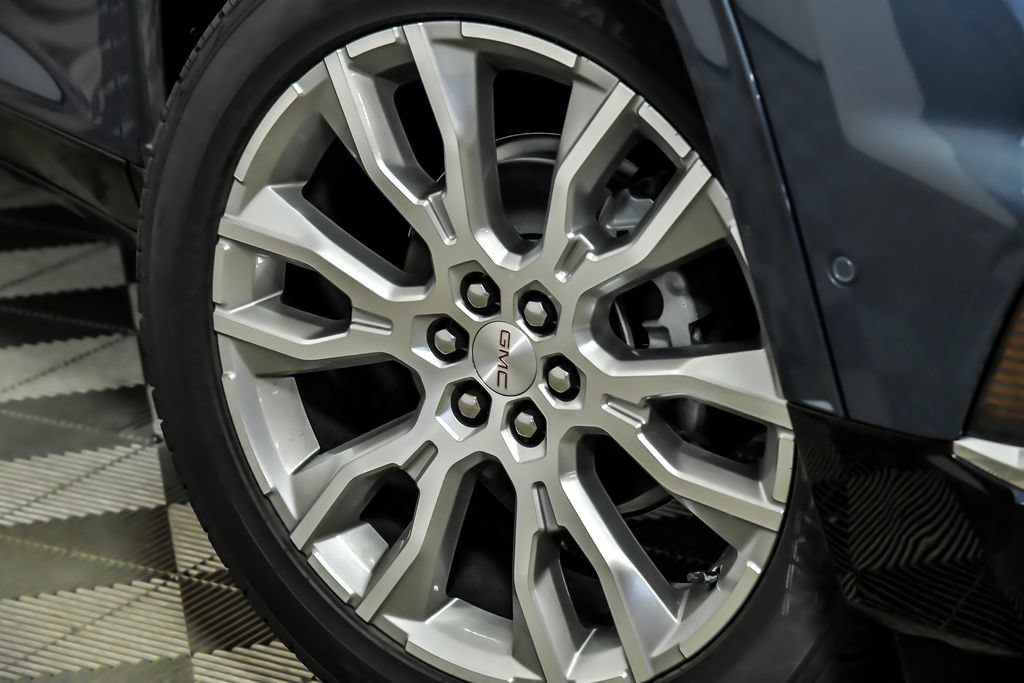 New 2027 GMC Acadia Denali w/ Denali Reserve Package AWD/4WD image 3