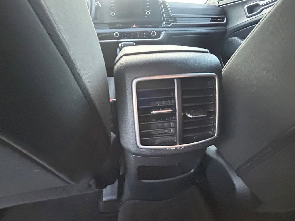 Used 2024 Kia Sportage LX image 16