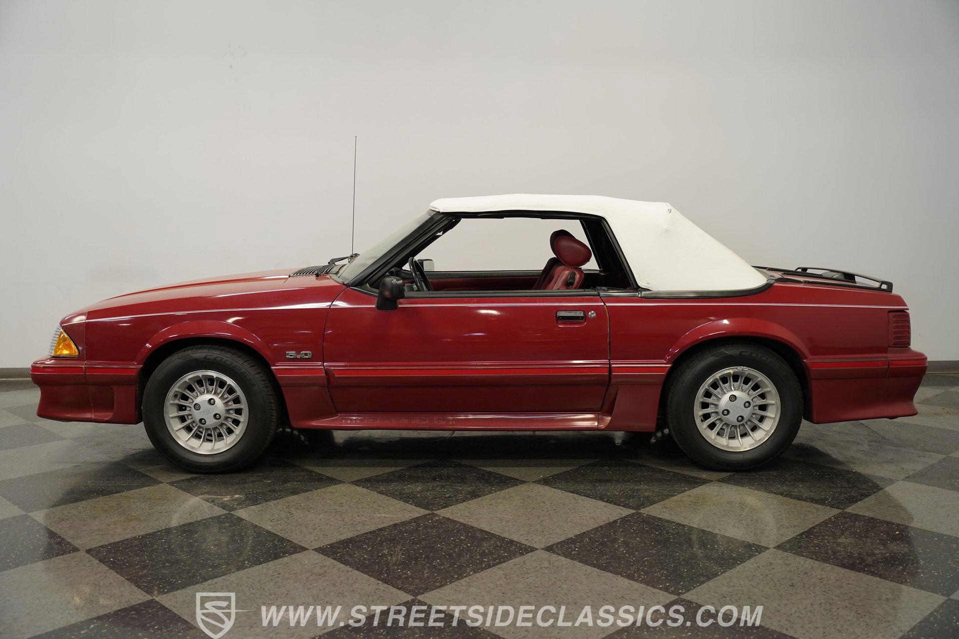 Used 1988 Ford Mustang GT RWD image 40