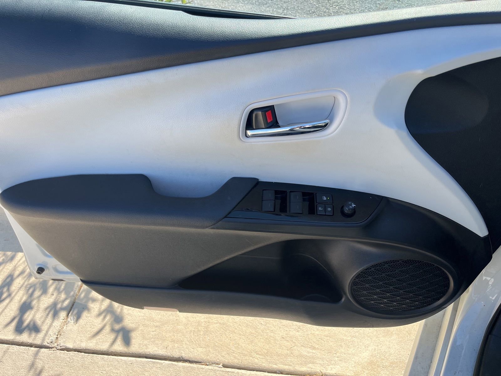 Used 2019 Toyota Prius Limited FWD image 8