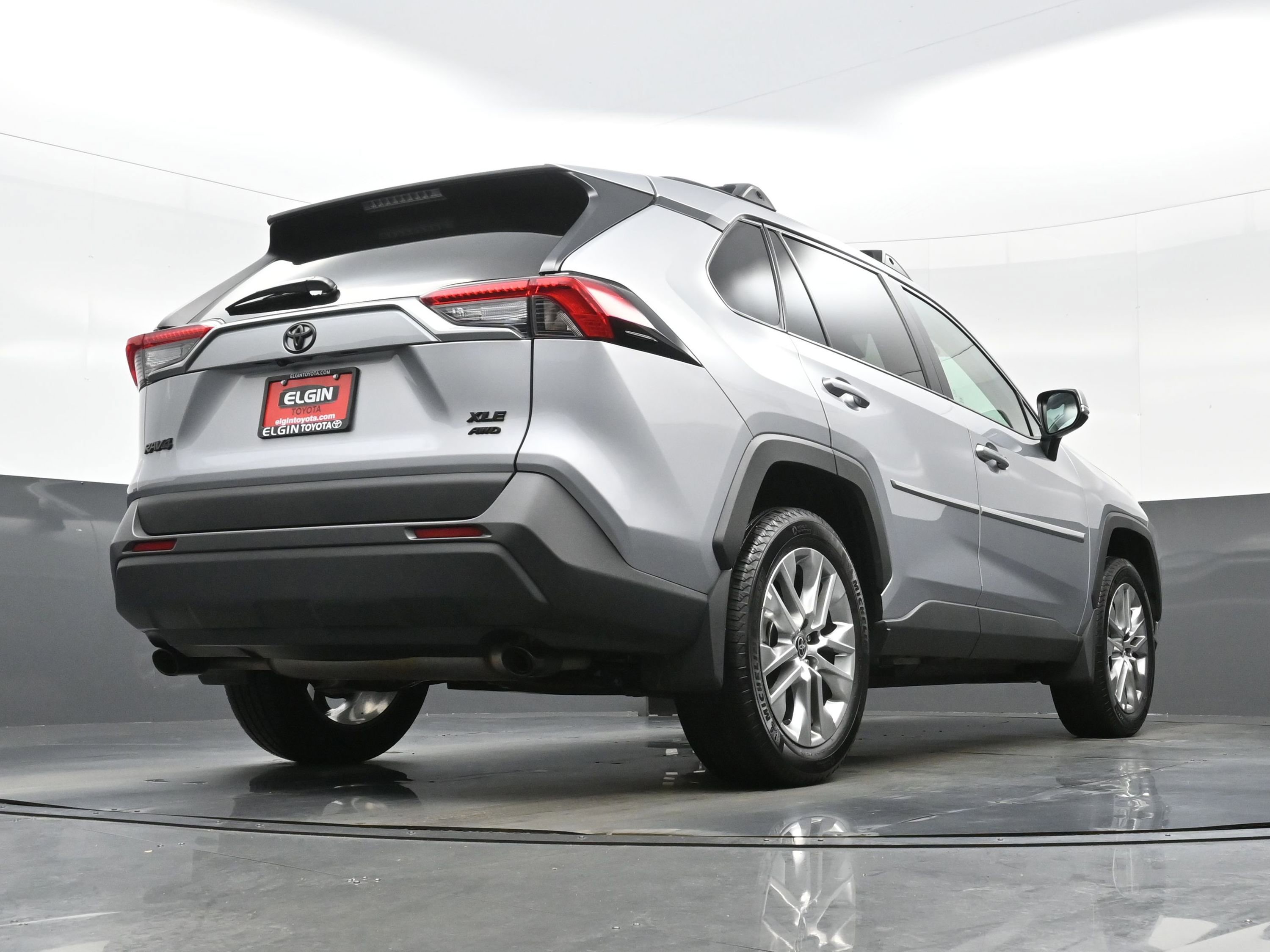 Used 2025 Toyota RAV4 XLE Premium w/ Weather Package AWD/4WD image 32