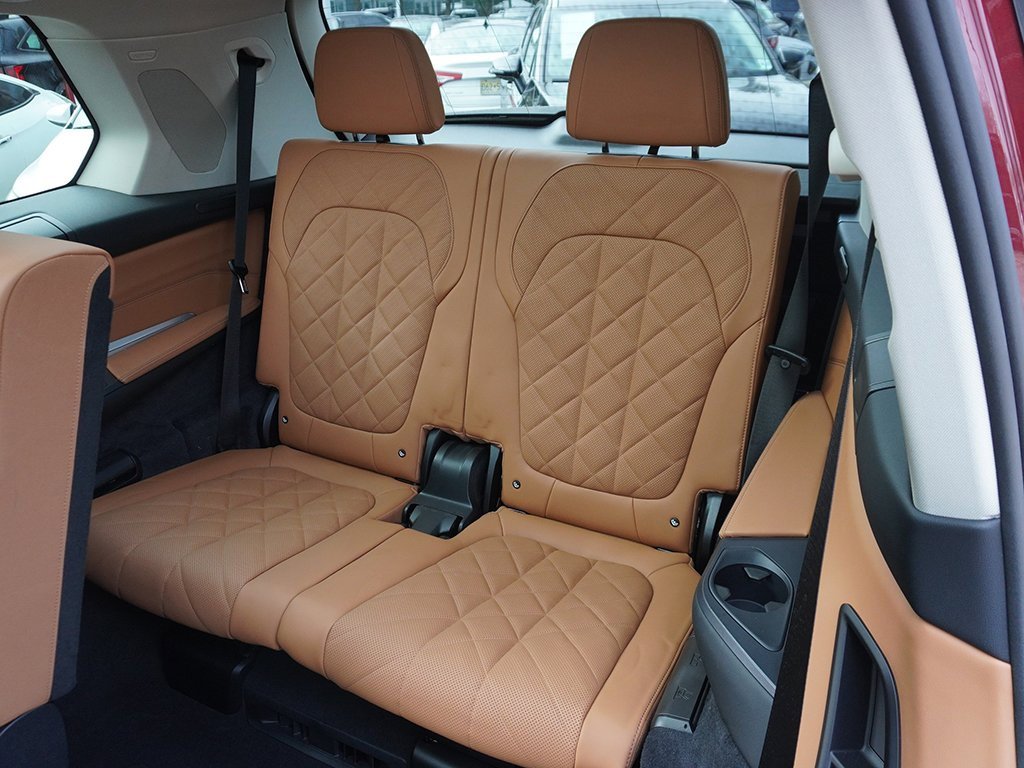 Used 2024 BMW X7 xDrive40i w/ Premium Package image 52