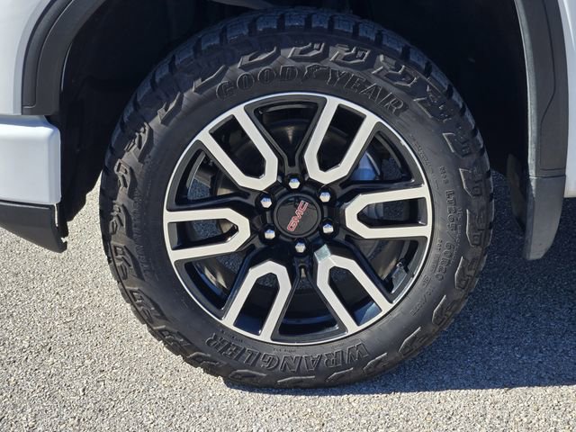 Used 2024 GMC Sierra 1500 AT4 w/ Technology Package AWD/4WD image 11