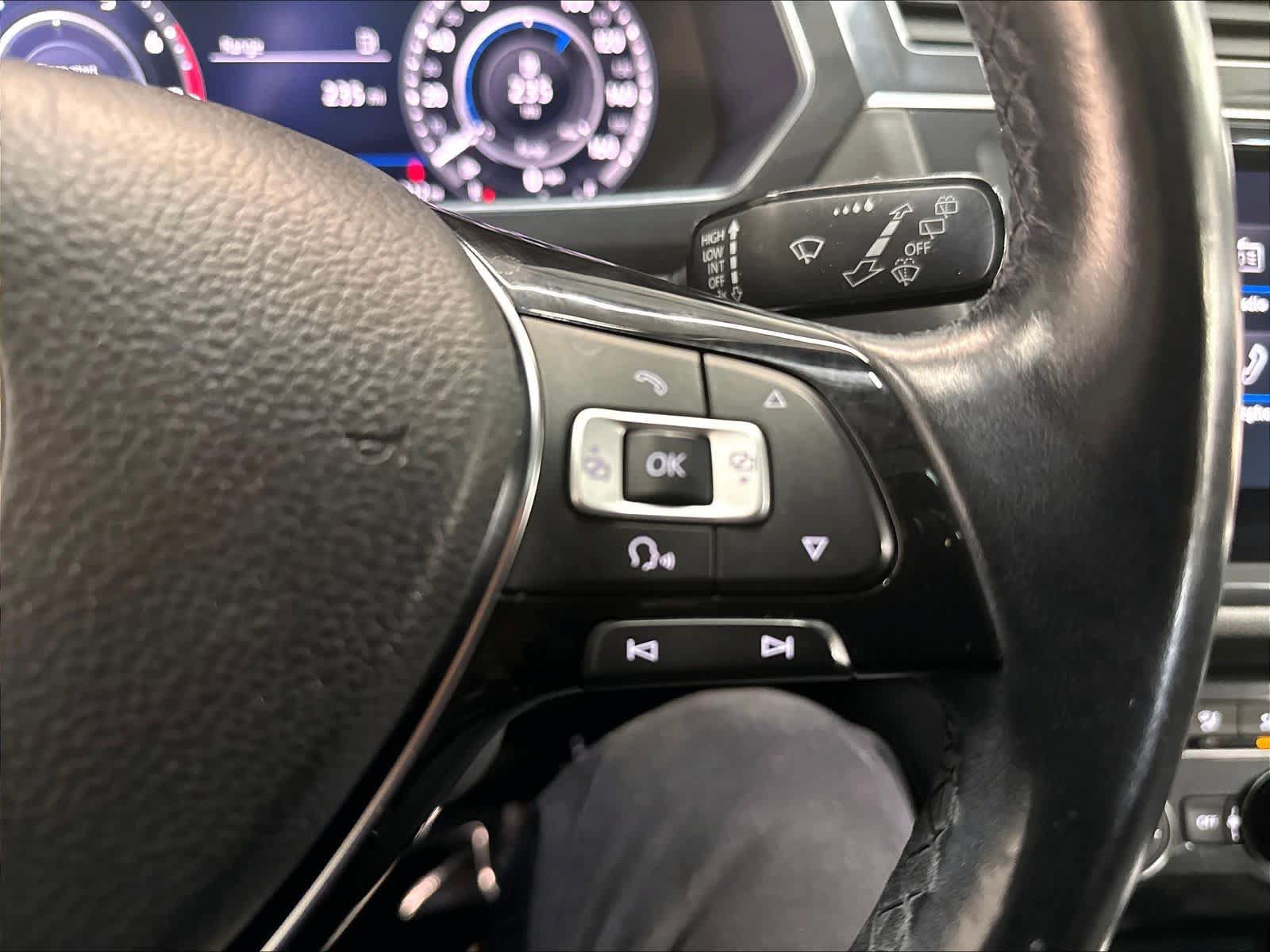 Used 2018 Volkswagen Tiguan SEL Premium AWD/4WD image 15