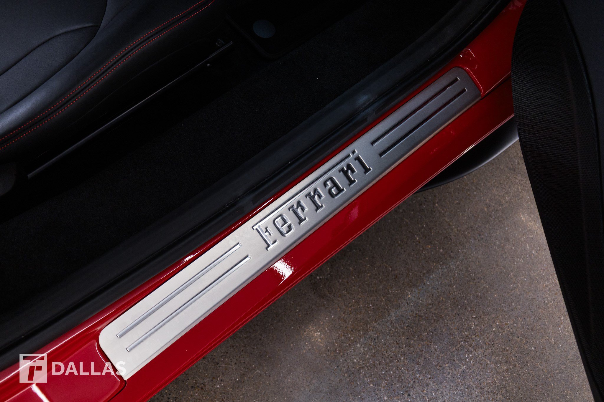 Used 2022 Ferrari F8 Tributo RWD image 39