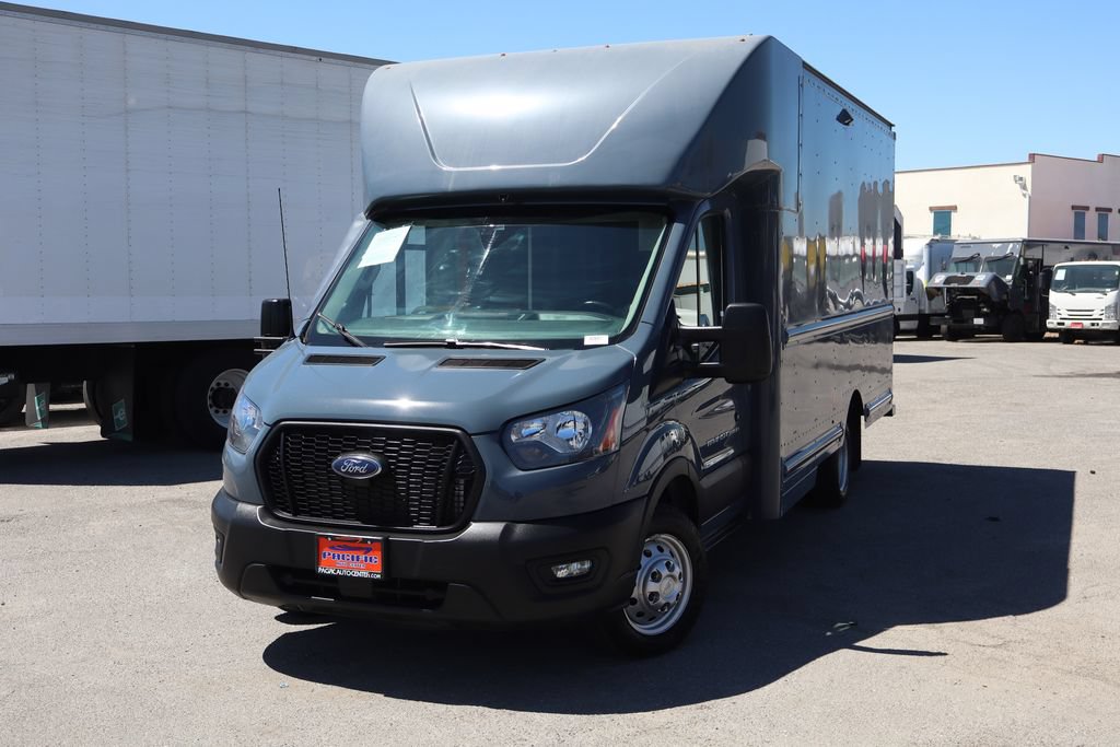 Used 2022 Ford Transit 350 DRW RWD image 4