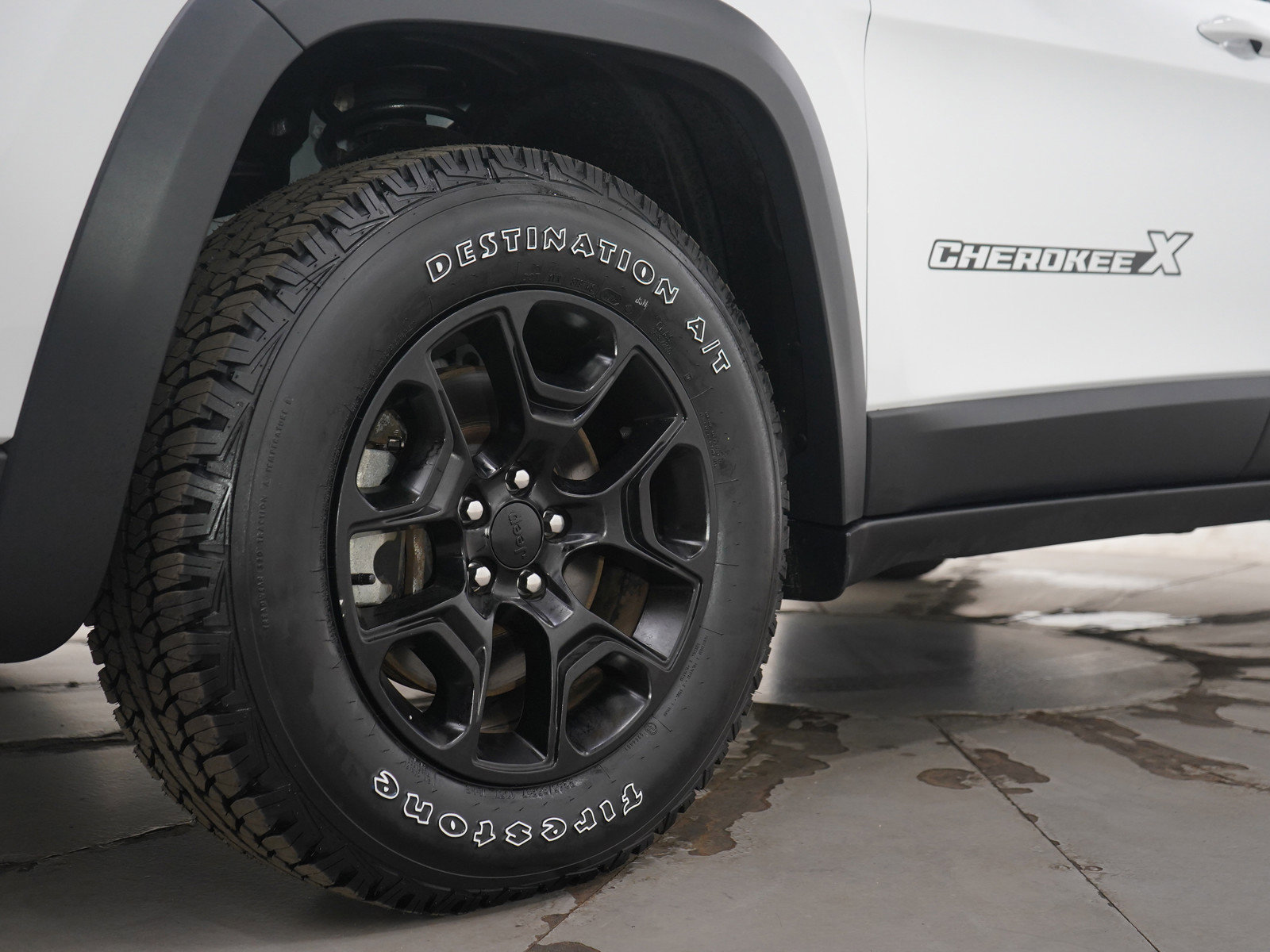 Used 2022 Jeep Cherokee Latitude w/ Sun & Sound Group image 28