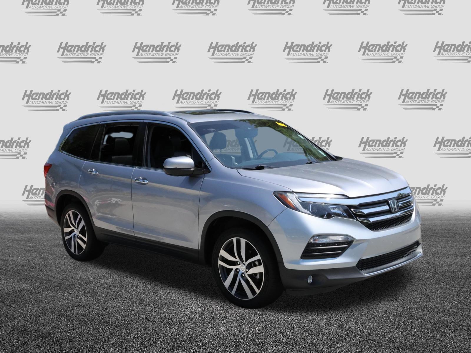 Used 2018 Honda Pilot Elite image 2