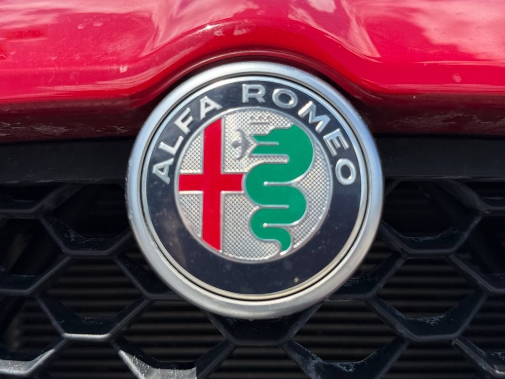 Used 2023 Alfa Romeo Stelvio Sprint AWD/4WD image 32
