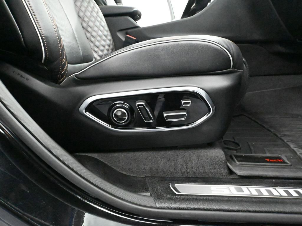 Used 2021 Jeep Grand Cherokee L Summit w/ Luxury Tech Group V AWD/4WD image 59