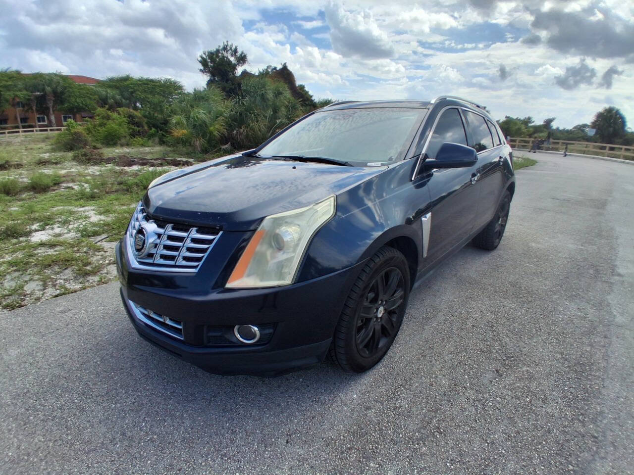 Used 2015 Cadillac SRX Performance w/ Driver Awareness Package FWD image 2