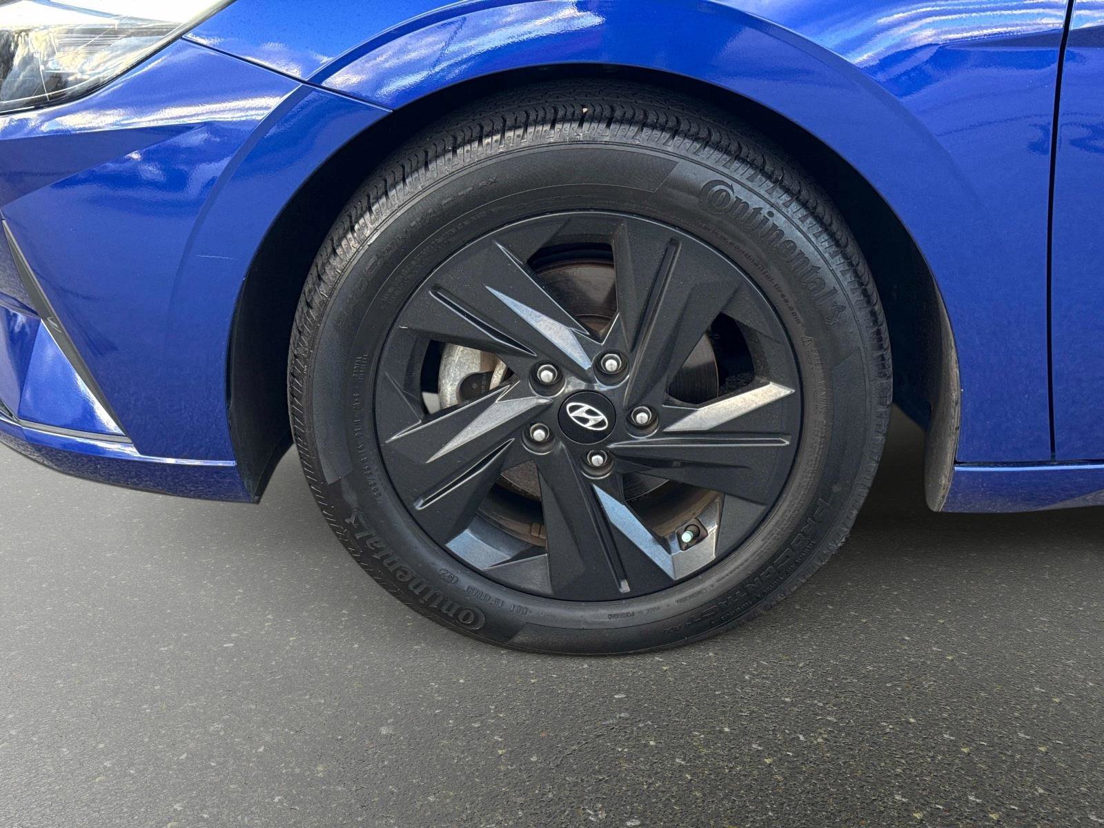 Used 2023 Hyundai Elantra SEL w/ Cargo Package image 9