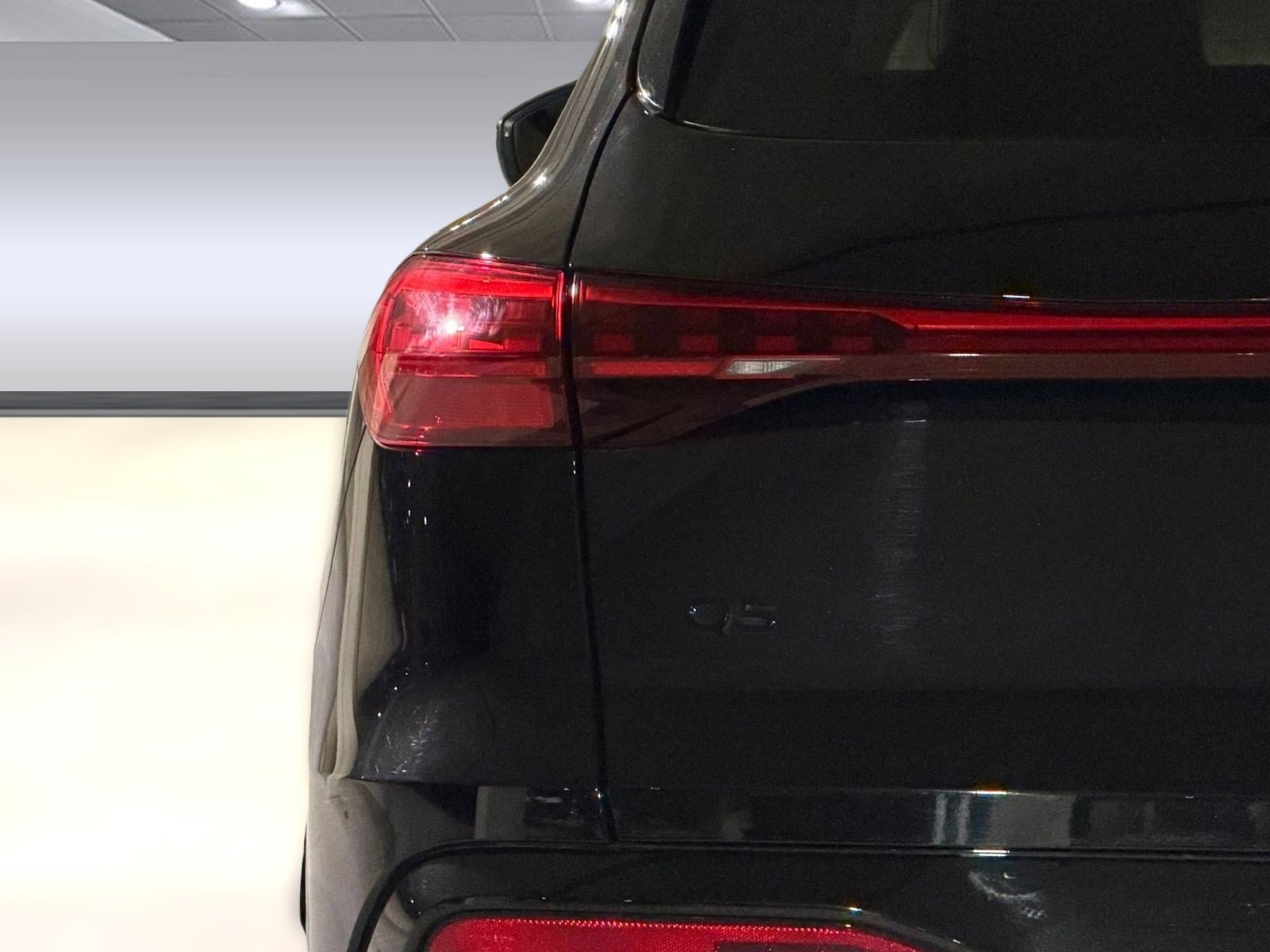 Certified 2025 Audi Q5 Premium w/ Convenience Package image 13