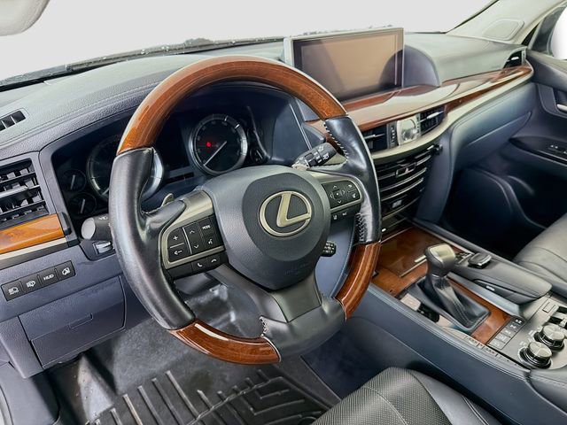 Used 2018 Lexus LX 570 4WD w/ Luxury Package image 9