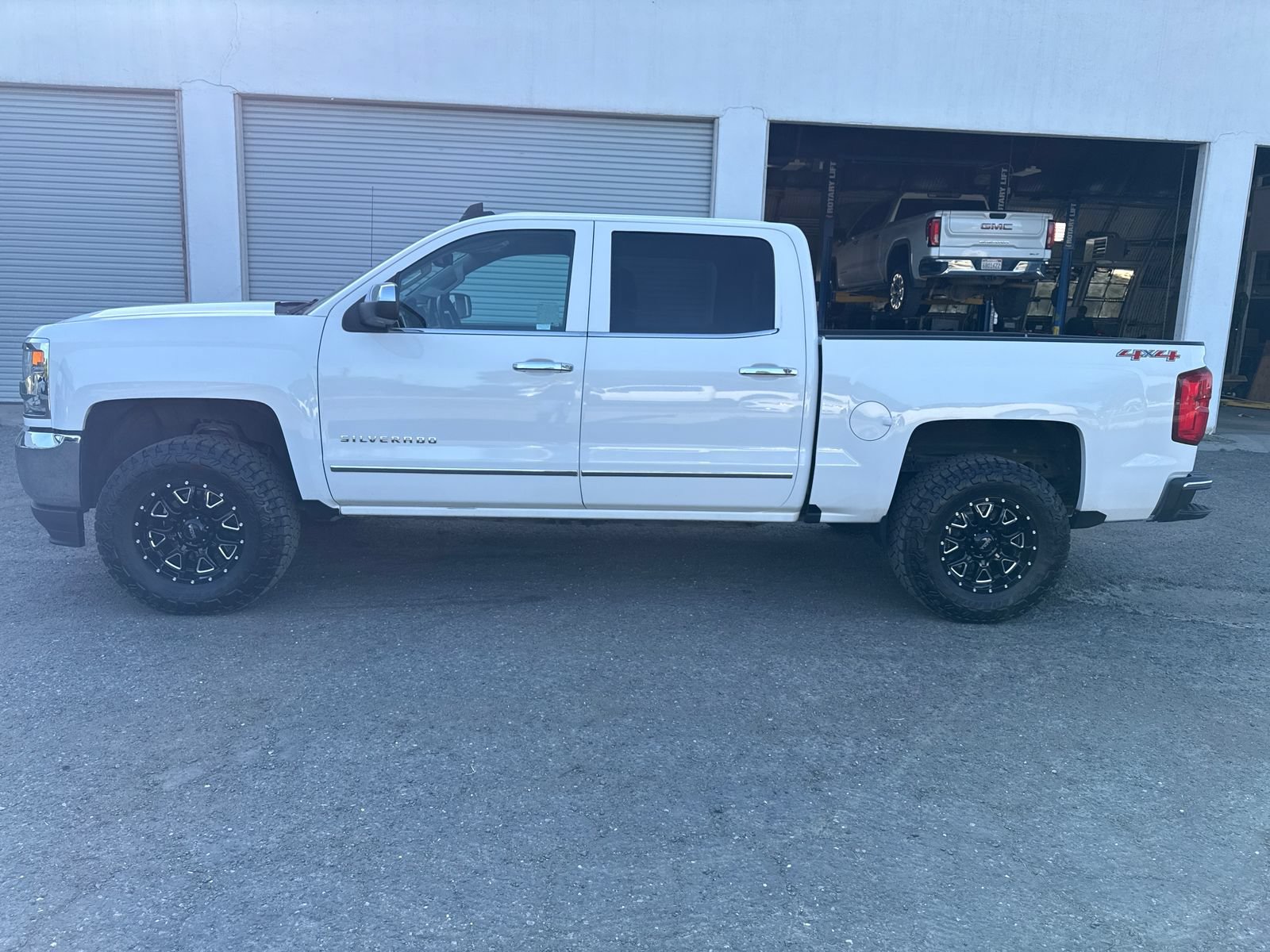 Used 2017 Chevrolet Silverado 1500 LTZ w/ LTZ Plus Package AWD/4WD image 2