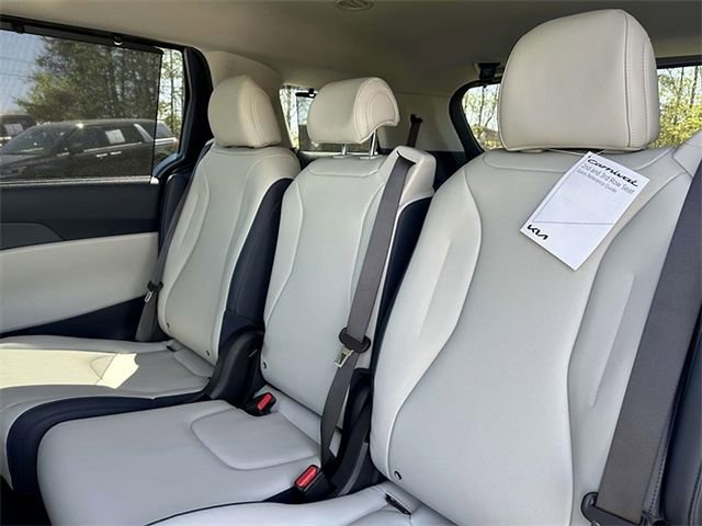 New 2025 Kia Carnival EX image 21