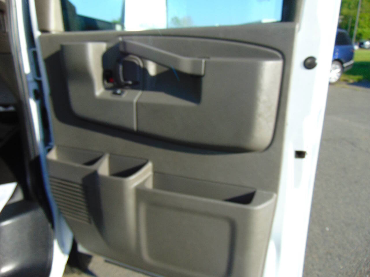 Used 2022 GMC Savana 3500 w/ Power Convenience Package RWD image 38