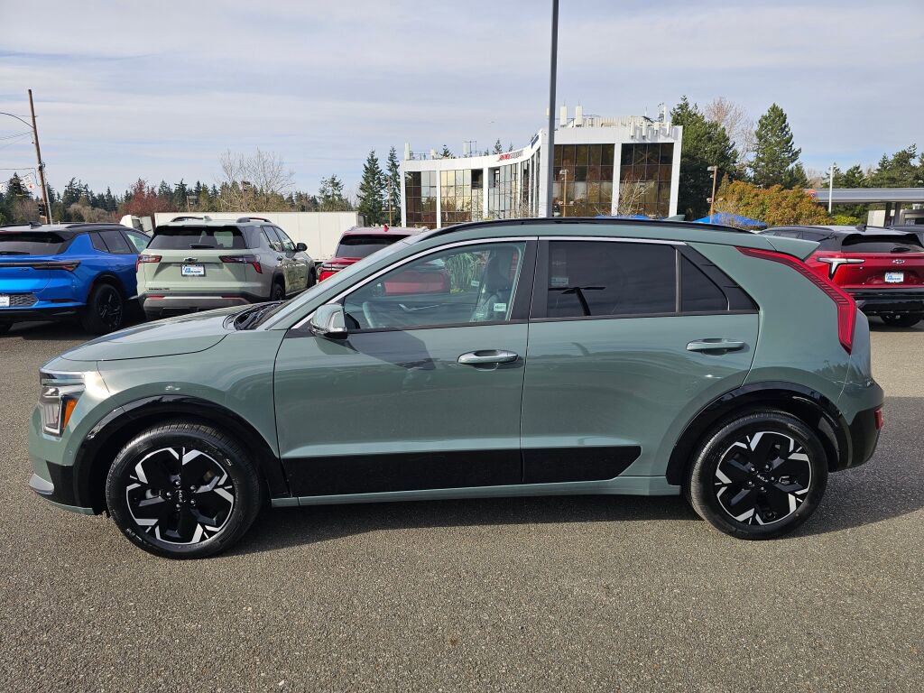 Certified 2023 Kia Niro Wave w/ Wave Preserve Package image 8