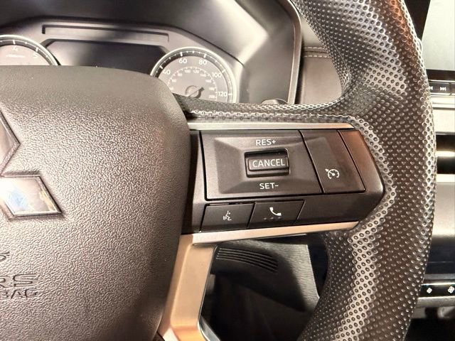 Used 2024 Mitsubishi Outlander ES image 27