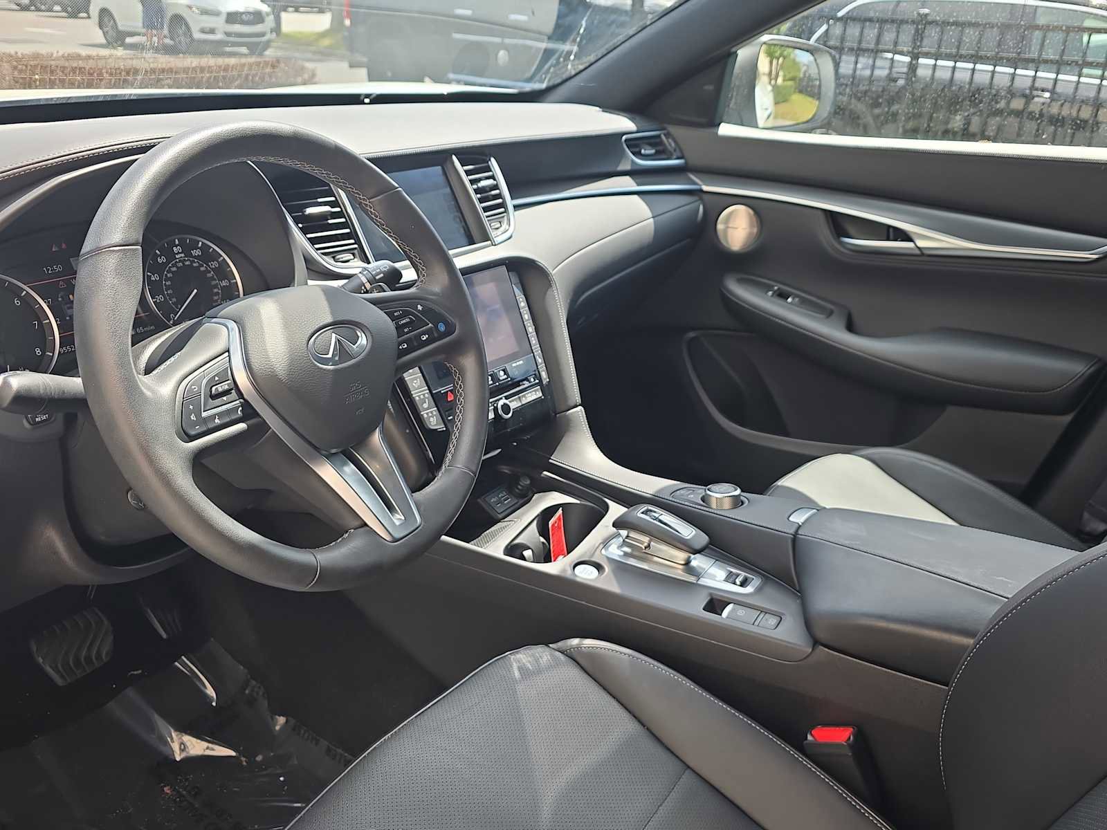 Certified 2025 INFINITI QX55 Essential image 17