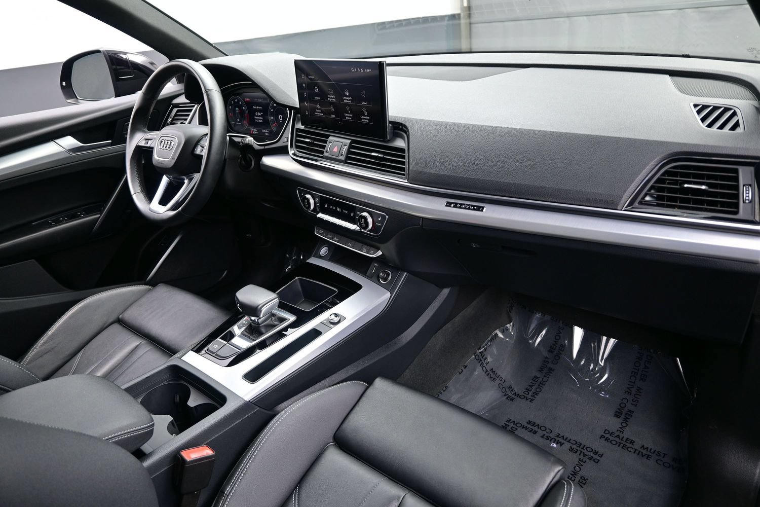 Used 2024 Audi Q5 2.0T Premium w/ Summer of Audi Package AWD/4WD image 18
