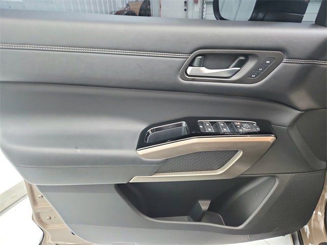 Used 2024 Nissan Pathfinder Platinum w/ Cargo Package image 34