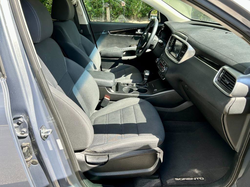 Used 2020 Kia Sorento S image 6