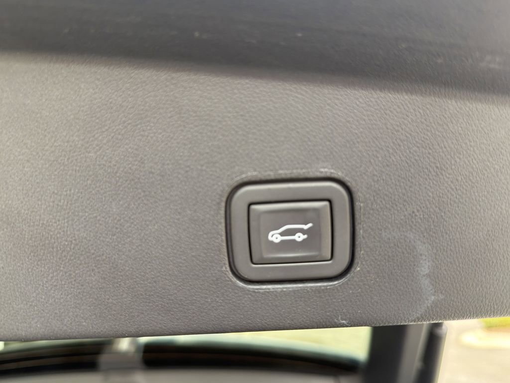 Used 2024 Cadillac Lyriq Tech image 24