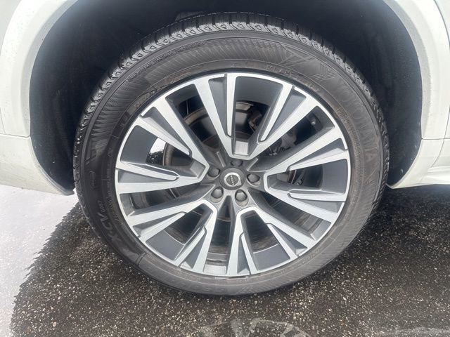 Used 2021 Volvo XC90 T6 Momentum image 6