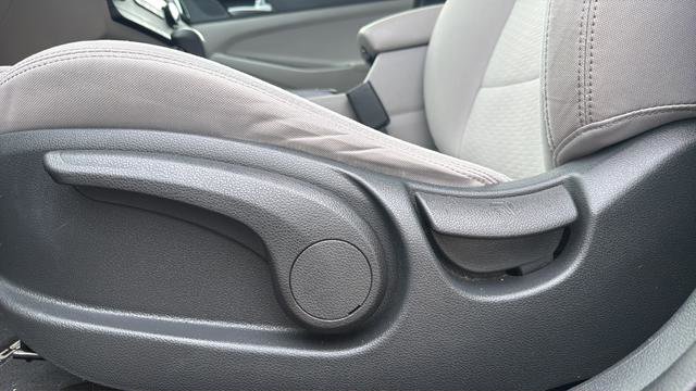 Used 2020 Hyundai Tucson SE image 13