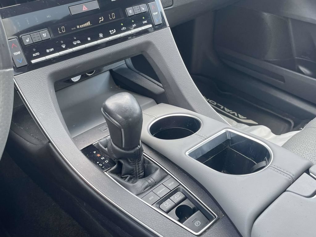 Used 2020 Toyota Avalon Limited w/ Advanced Safety Package FWD image 34