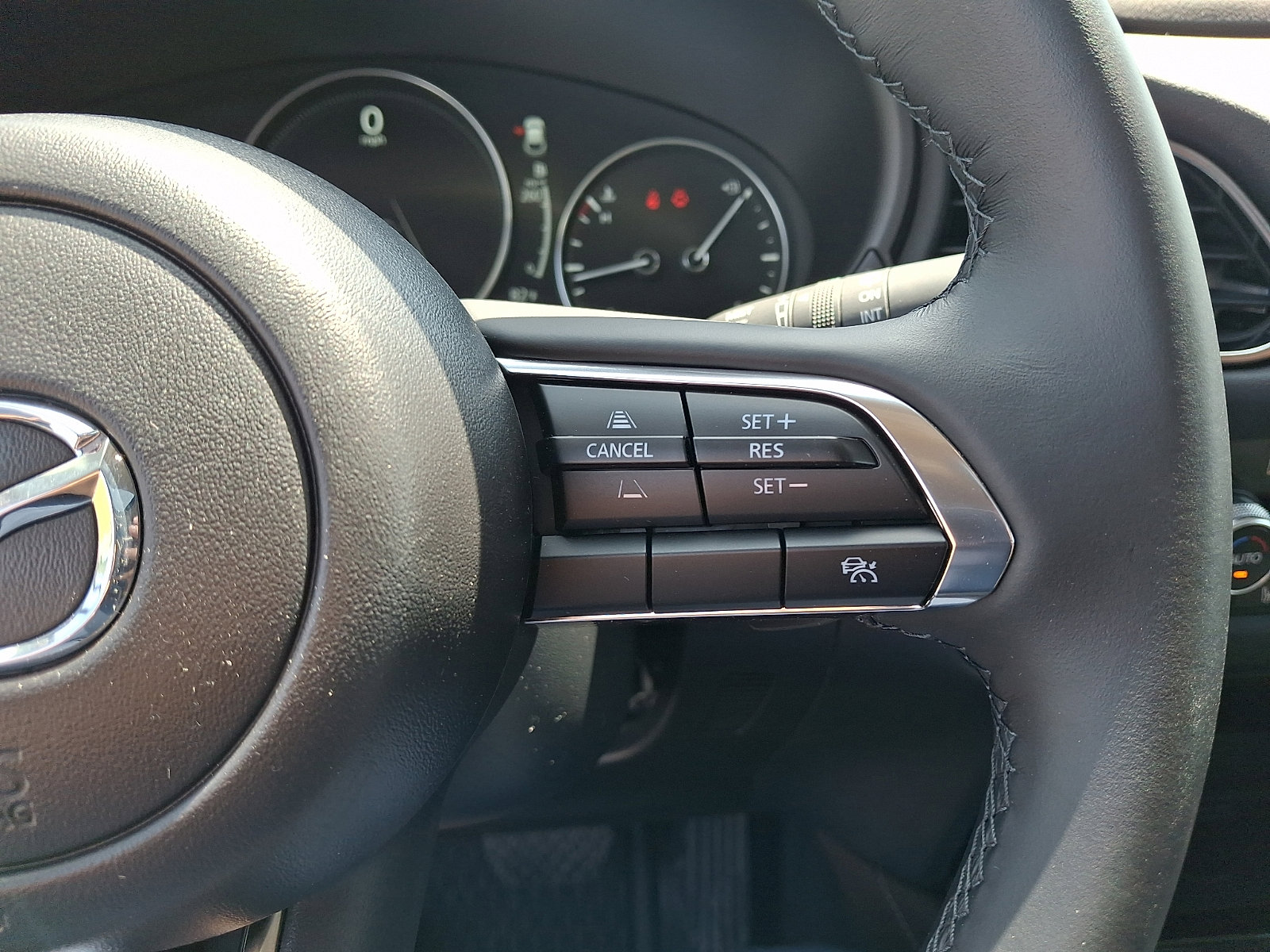 Certified 2025 MAZDA CX-30 AWD 2.5 S w/ Premium Package image 23