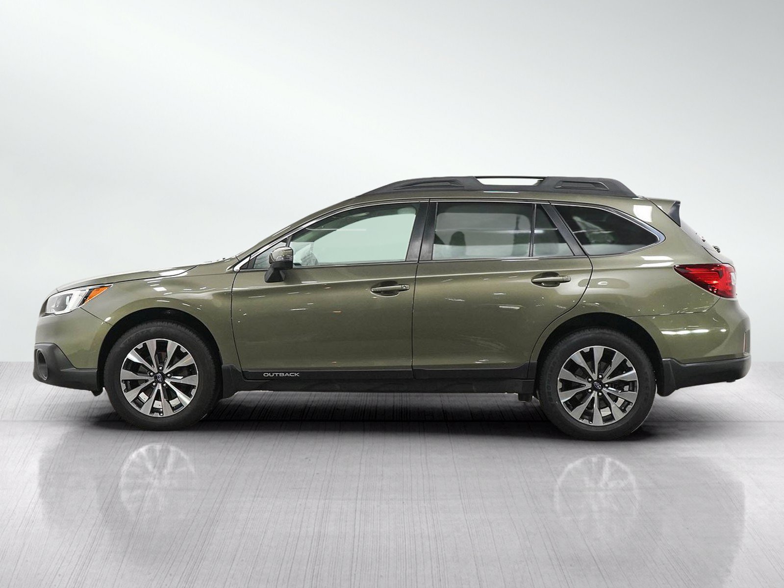 Used 2016 Subaru Outback 2.5i Limited AWD/4WD image 2