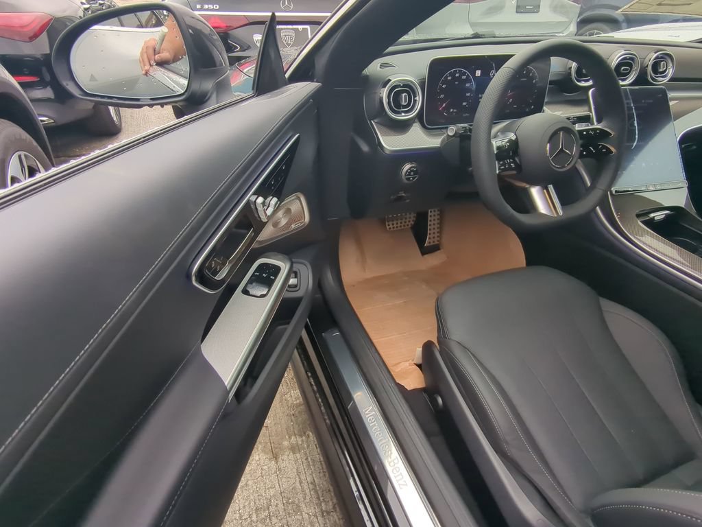 Used 2025 Mercedes-Benz CLE 300 4MATIC Coupe image 3