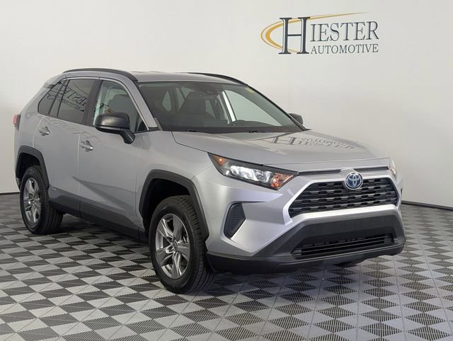 Used 2022 Toyota RAV4 LE image 2