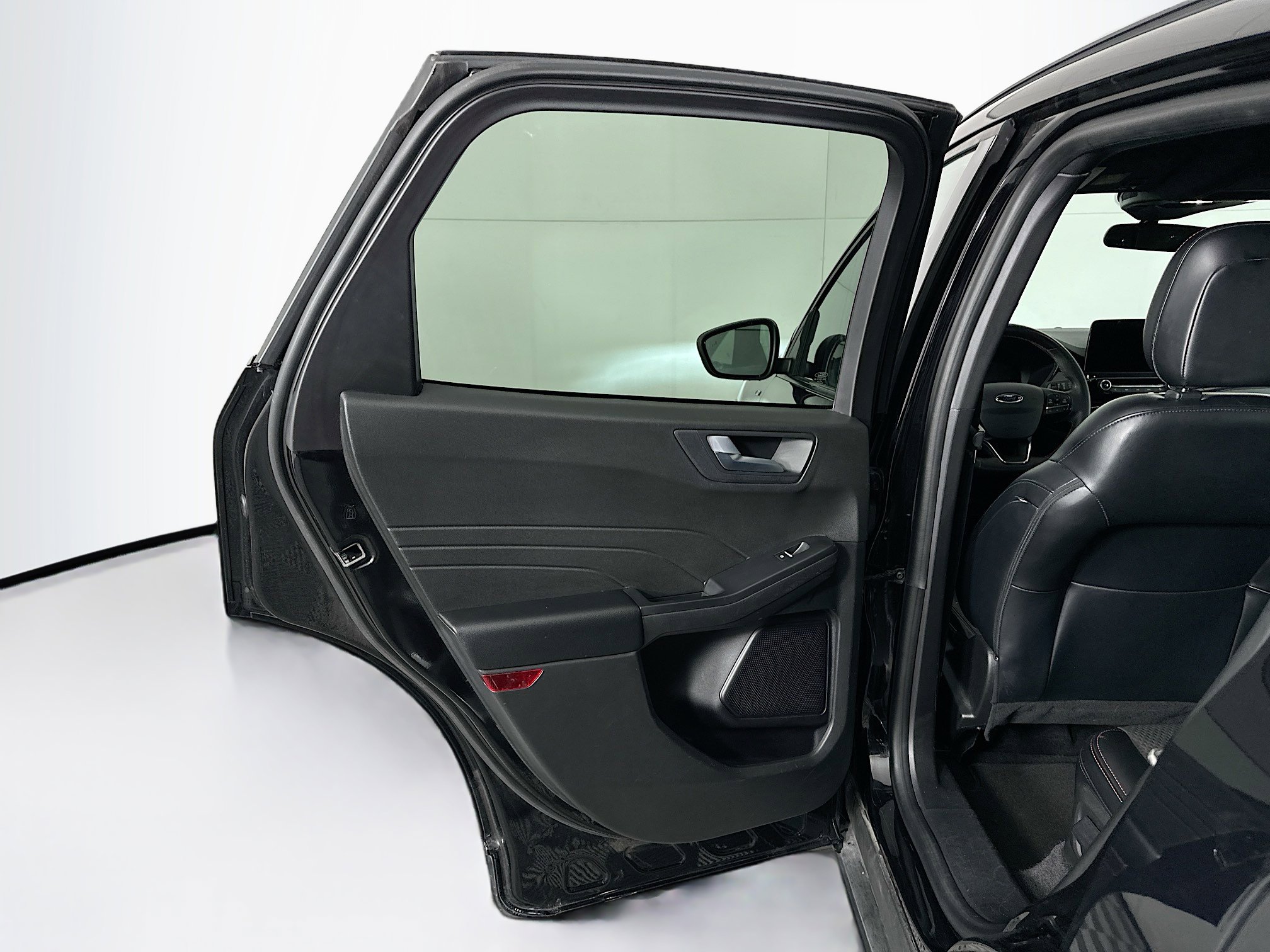 Used 2024 Ford Escape ST-Line image 25