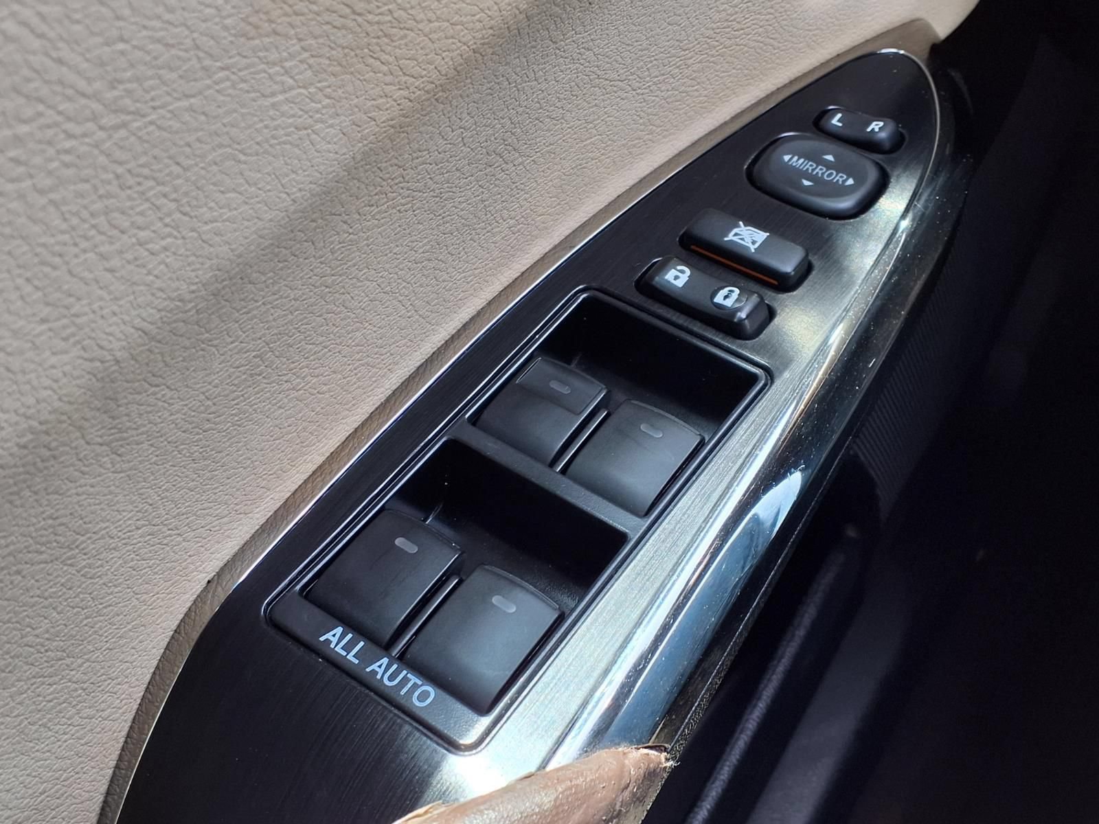 Used 2014 Toyota Avalon XLE Touring FWD image 23