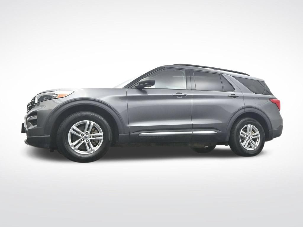 Used 2022 Ford Explorer XLT w/ Equipment Group 202A RWD image 32