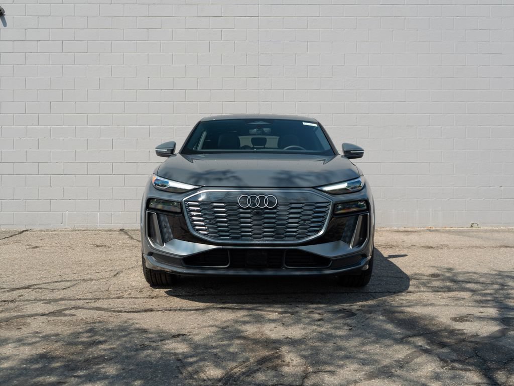 New 2027 Audi Q6 e-tron Premium AWD/4WD image 2