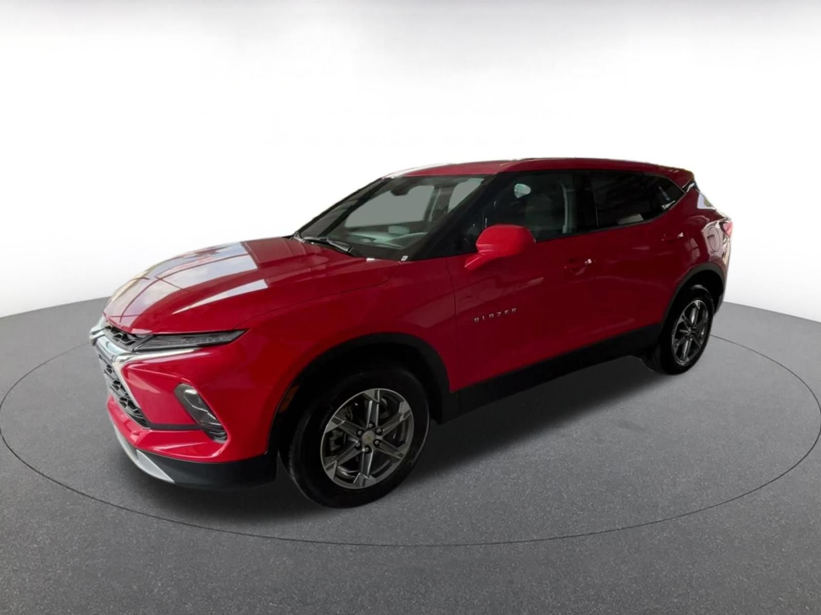 Used 2025 Chevrolet Blazer LT FWD image 7
