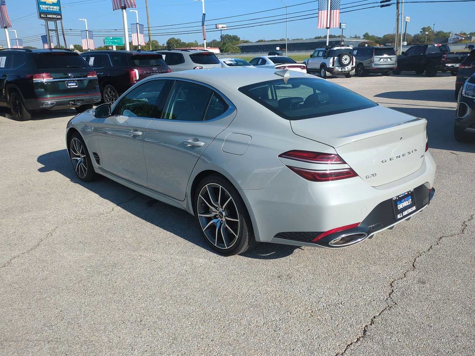 Used 2025 Genesis G70 2.5T image 6