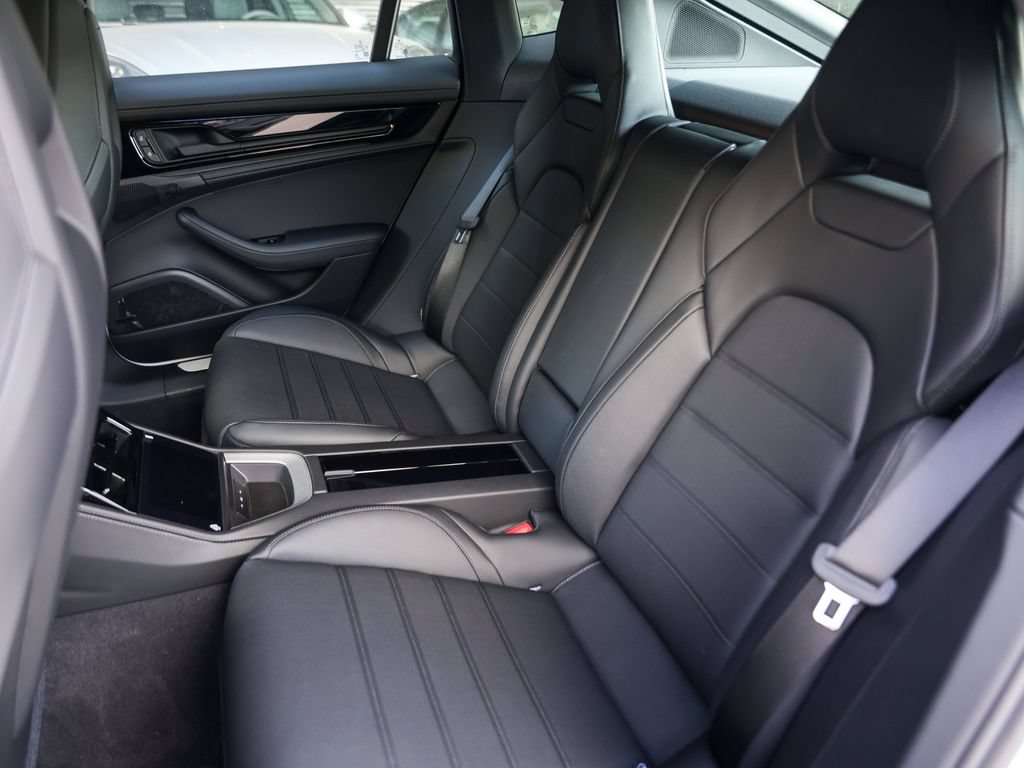 New 2026 Porsche Panamera RWD image 32