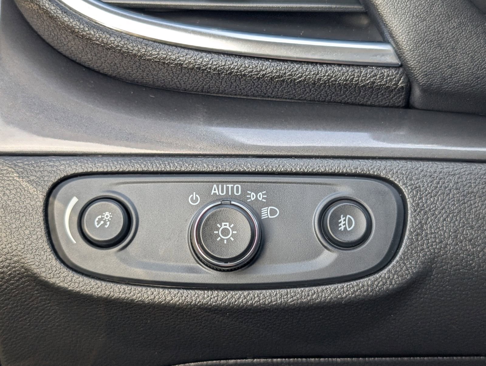 Used 2018 Buick Encore Essence image 26