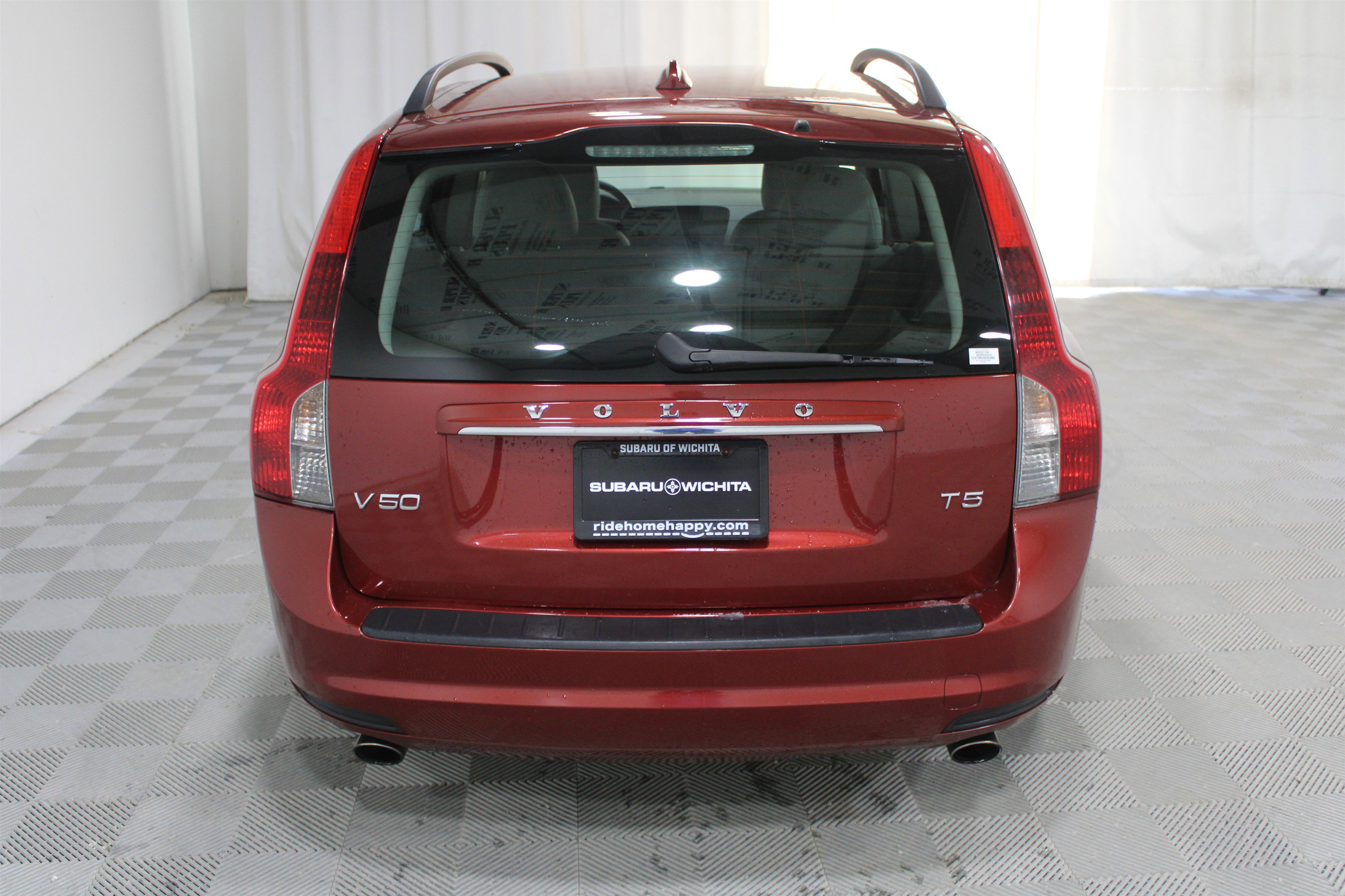 Used 2011 Volvo V50 T5 image 25